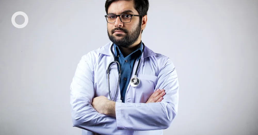 Arzt als Symbolbild für den Prop-Firmen Gesundheitscheck 2026